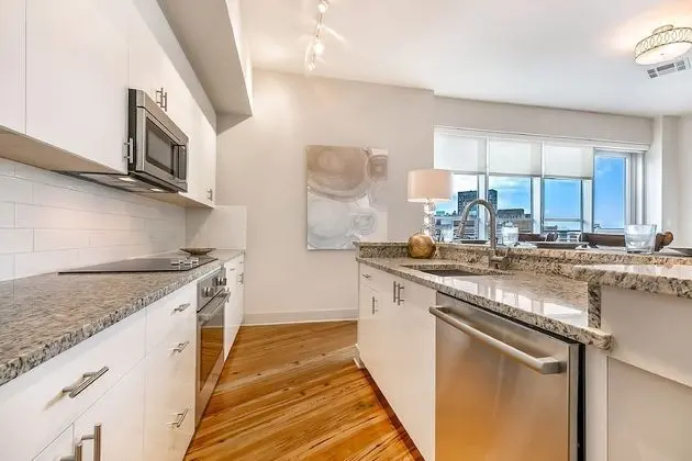 Gorgeous Condos Near French Quarter - Mutfak