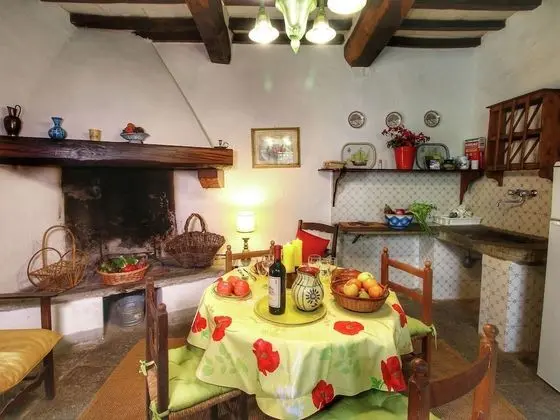 Gorgeous Farmhouse in Rufina With Shared Swimming Pool - Yerinde Yemek
