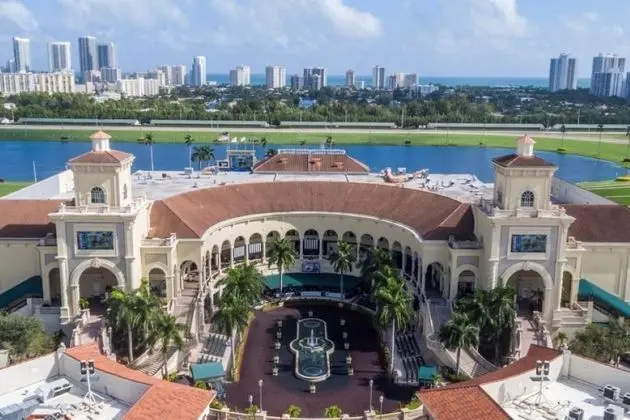 Gorgeous Gem, Walk From the Ocean!!