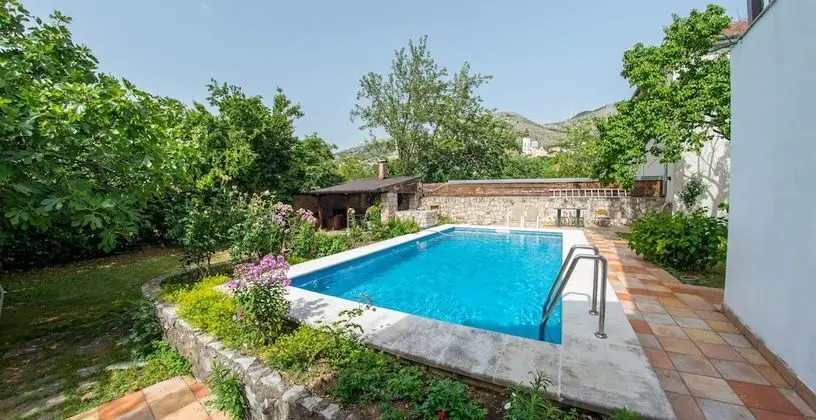 Gorgeous Hideout
