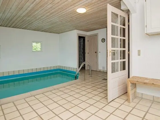 Gorgeous Holiday Home in Blavand With Swimming Pool - Havuz