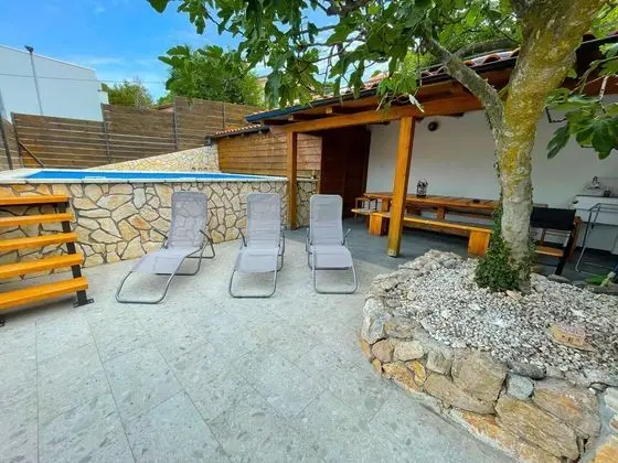 Gorgeous Holiday Home in Dramalj Near Sea - Dış Mekan