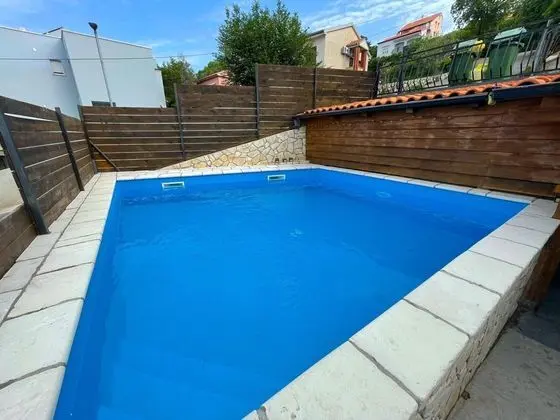 Gorgeous Holiday Home in Dramalj Near Sea - Havuz