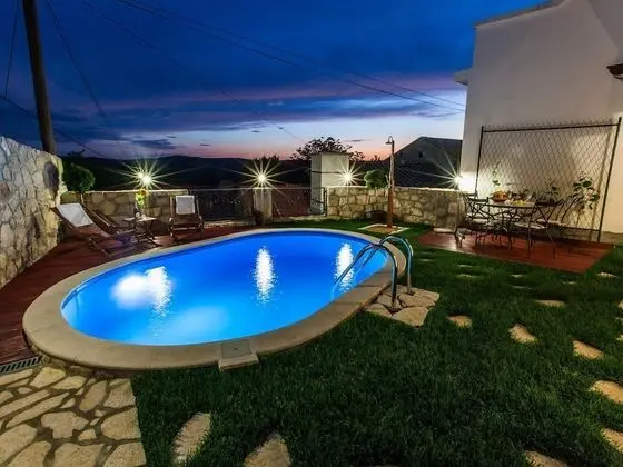Gorgeous Holiday Home With Pool and Terrace
