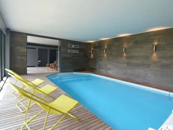 Gorgeous Holiday Home in Waimes With In-house Theatre & Pool - Havuz