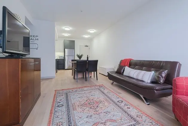 Gorgeous Hollywood Living - 2 Bedroom