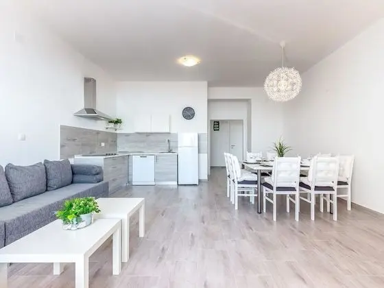 Gorgeous Home With Swimming Pool, Hot Tub & Sea View - Mutfak