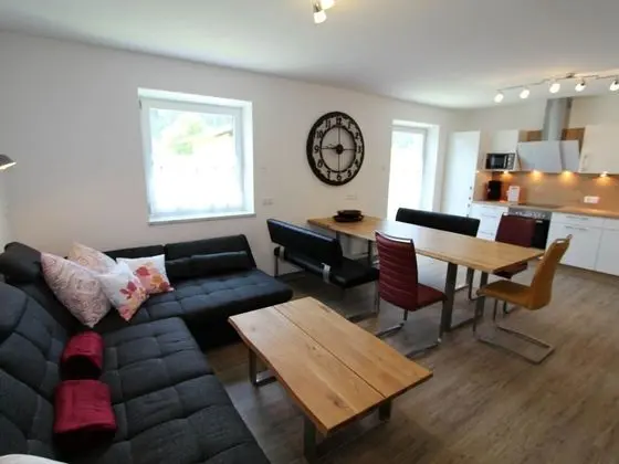 Gorgeous Luxurious House With Large Garden Close to the Town Centre and Piste - Yerinde Yemek
