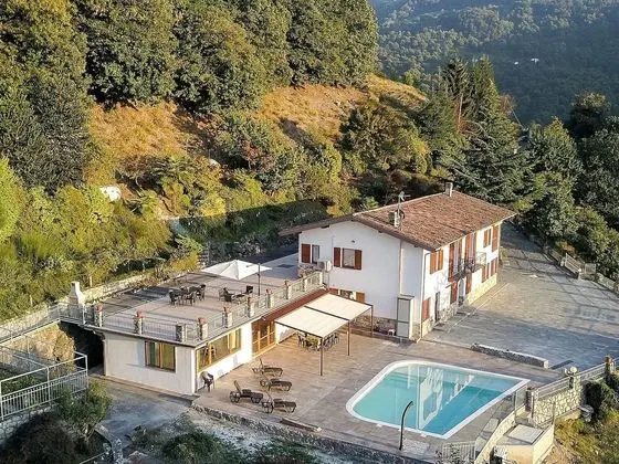 Gorgeous Mansion in Pisogne With Private Swimming Pool - Dış Mekan