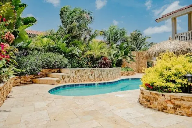 Gorgeous Modern 2-bedroom Apartment With Tropical Garden, Pool and Whirlpool
