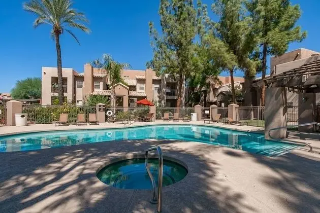 Gorgeous North Scottsdale 2 Bdrm Condo - Havuz