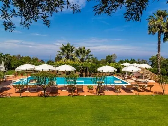 Gorgeous Villa in Ricadi With Shared Garden - Havuz