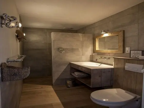 Gorgeous Riverside Chalet in Cothen - Oda