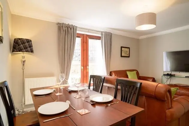 Gorgeous Stockbridge Apt With Underground Parking - Yerinde Yemek