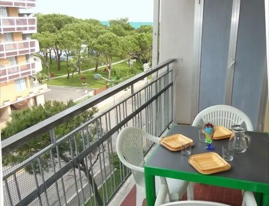 Gorgeous Studio With Terrace for 4 People by Beahost Rentals