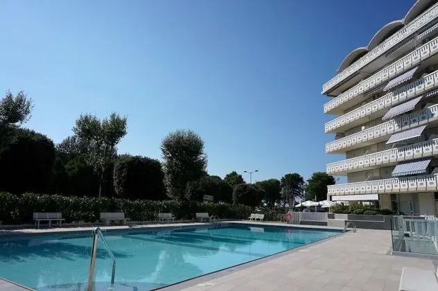 Gorgeous Studio With Terrace and Swimming Pool by Beahost Rentals