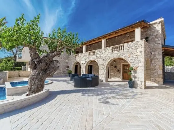 Gorgeous Villa in Sukosan With Sauna & Pool - Dış Mekan