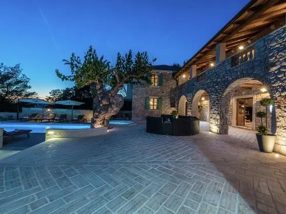 Gorgeous Villa in Sukosan With Sauna & Pool - Havuz