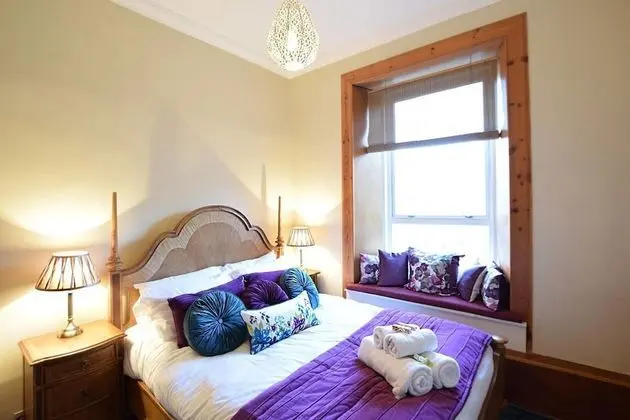 Gorgeous Two Bedroom Apartment With Castle Views - Oda
