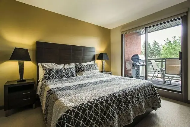 Gorgeous Two Bedroom Two Bath Plus Den by Elevator #249 - Oda