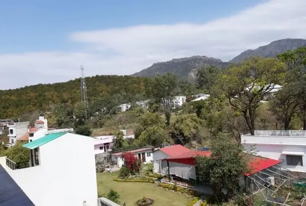 Goroomgo Hotel Ambika House Dehradun - Dış Mekan