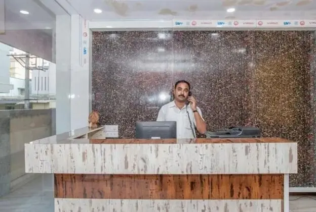 Goroomgo Ample Mint Chickpet Bengaluru - Lobi