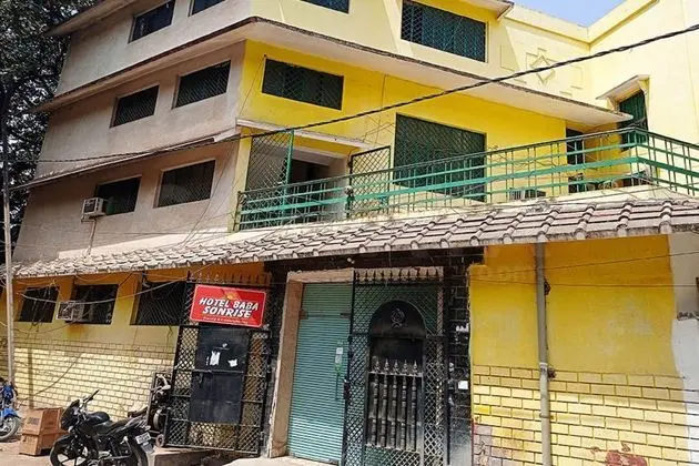 Goroomgo Hotel Baba Sunrise Lucknow - Dış Mekan
