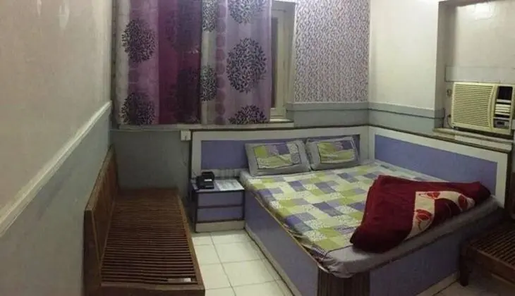 Goroomgo Bajrang Paharganj New Delhi - Oda