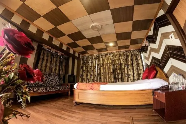 Goroomgo Broadway Annexe Darjeeling - Oda Manzaraları