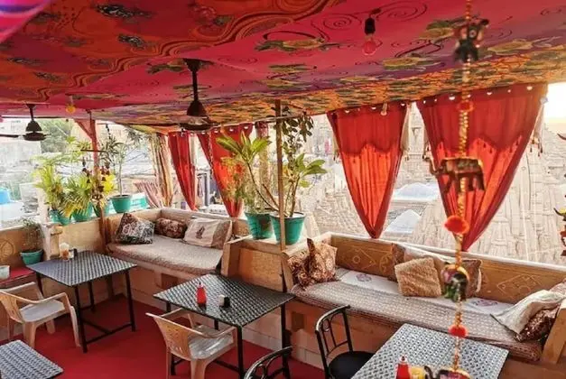 Goroomgo Diamond Guest House Jaisalmer - İç Mekan