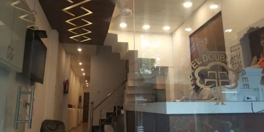 Goroomgo Double Tree Ghaziabad - Dış Mekan