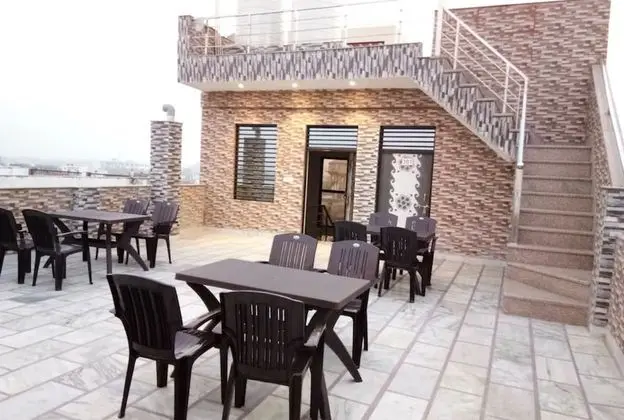 Goroomgo Friends Home Stay Agra - İç Mekan