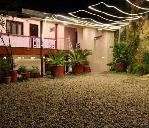 Goroomgo Hidden Chalet Mall Road Nainital
