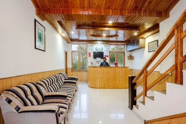 Goroomgo Hotel Hillside View Manali - İç Mekan