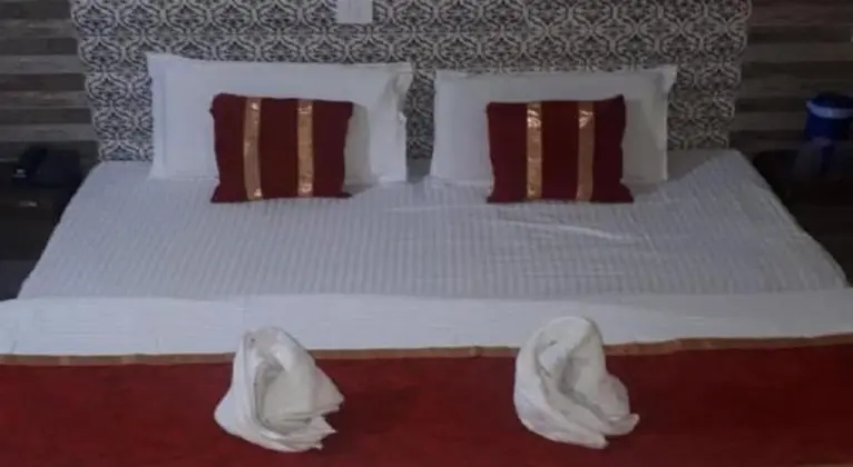 Goroomgo Hotel Ishan Katra