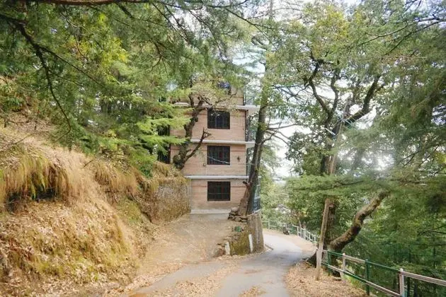 Goroomgo Jakhoo Vibes Shimla