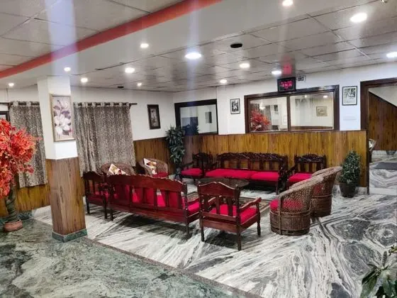 Goroomgo Kasturi Palace Darjeeling - Lobi