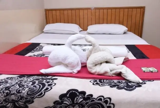 Goroomgo Kaveri Deluxe Lodge Bengaluru