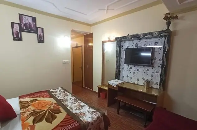 Goroomgo Hotel King Palace Shimla - Oda Manzaraları