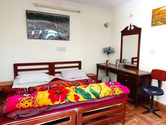 Goroomgo Kohinoor Mallital Nainital - Oda