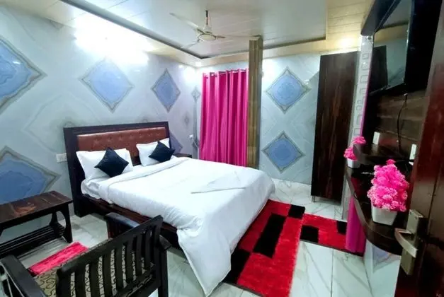 Goroomgo Krishna Palace Charbagh Lucknow - Oda Manzaraları