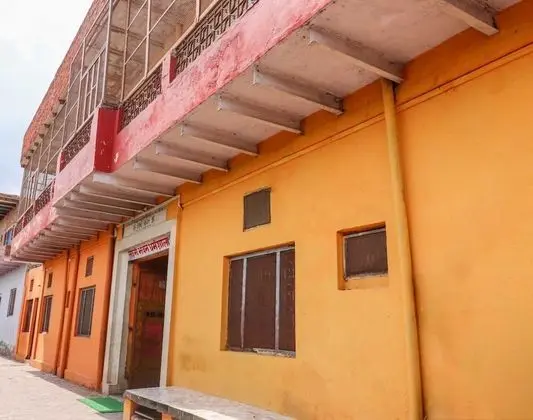 Goroomgo Laxmi Bhawan Mathura