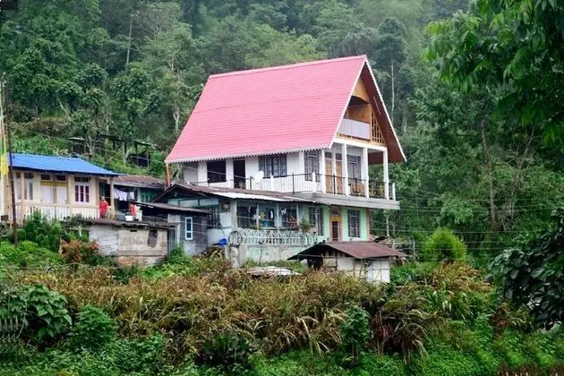Goroomgo Lotus Born Homestay Darjeeling