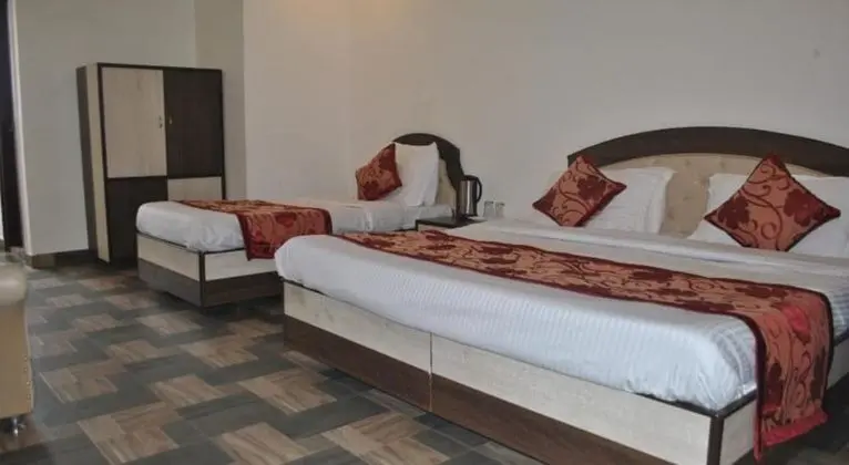 Goroomgo Mahaluxmi Palace Katra