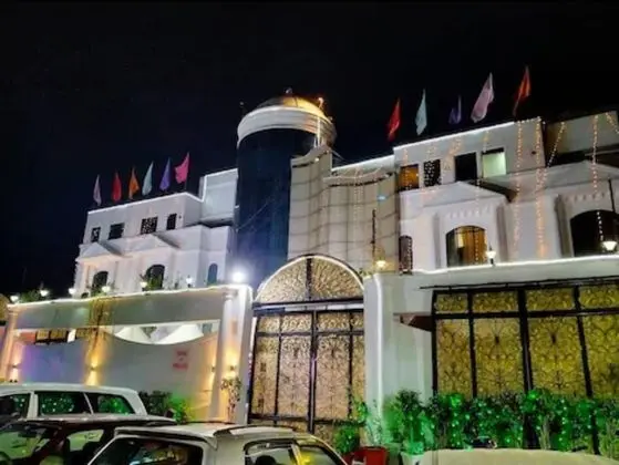 Goroomgo Mandakini Royale Kanpur - Dış Mekan