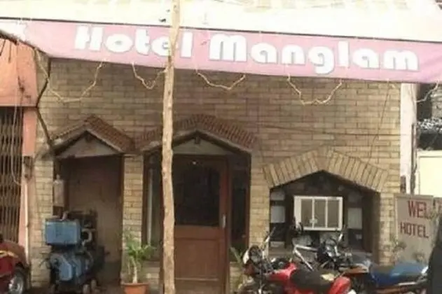 Goroomgo Hotel Manglam Kanpur