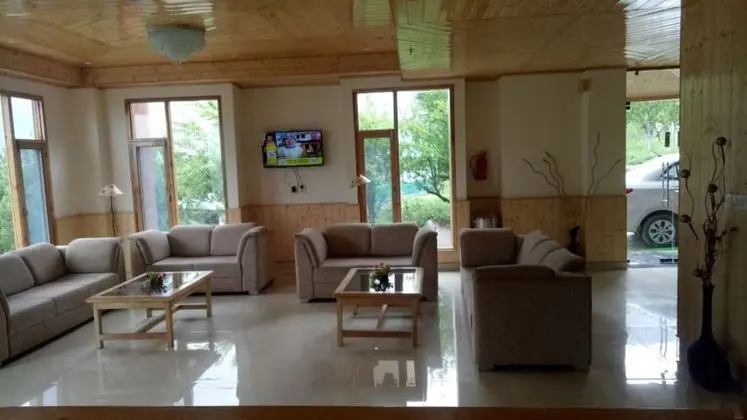 Goroomgo Mars Resort Manali