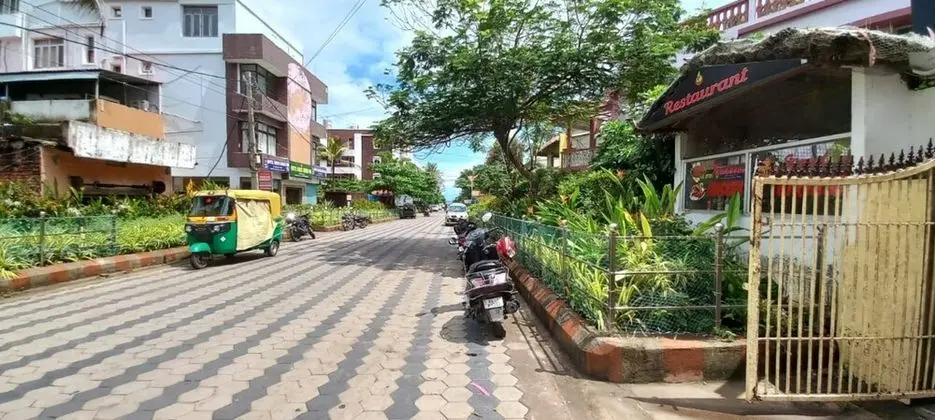 Goroomgo Moon CT Road Puri - Dış Mekan