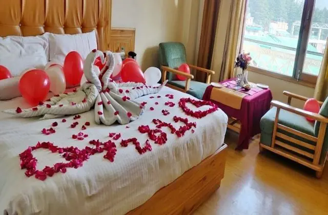 Goroomgo New Ambika Mall Road Manali - Oda Manzaraları