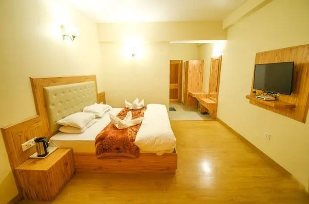 Goroomgo New Ambika Mall Road Manali - Öne Çıkan Resim